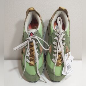 Hunter X Hunter x Reebok LX 2200 "Gon" Anime Shoe. Unisex men's 7,  women's 8.5